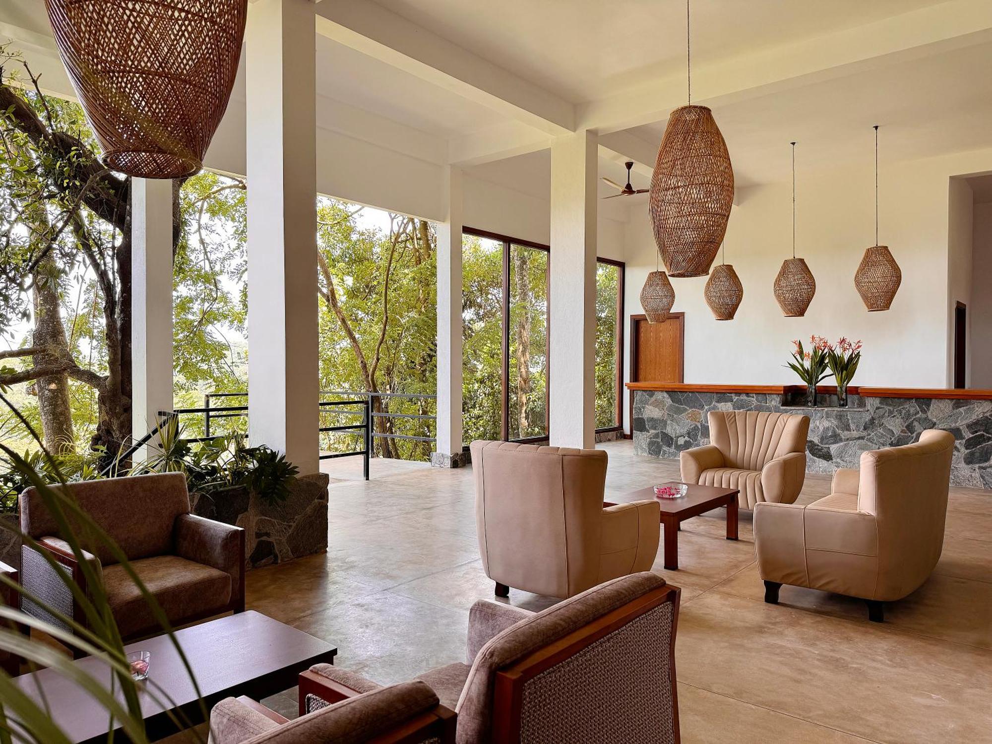 Coastline Boutique And Hotel 5*