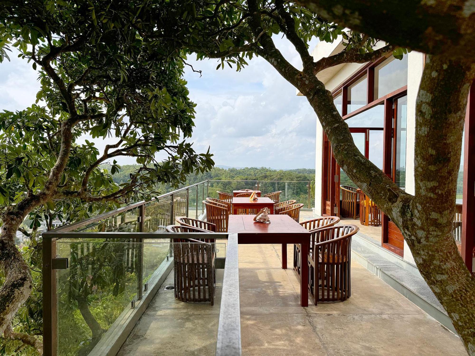 Hotel Coastline Boutique And