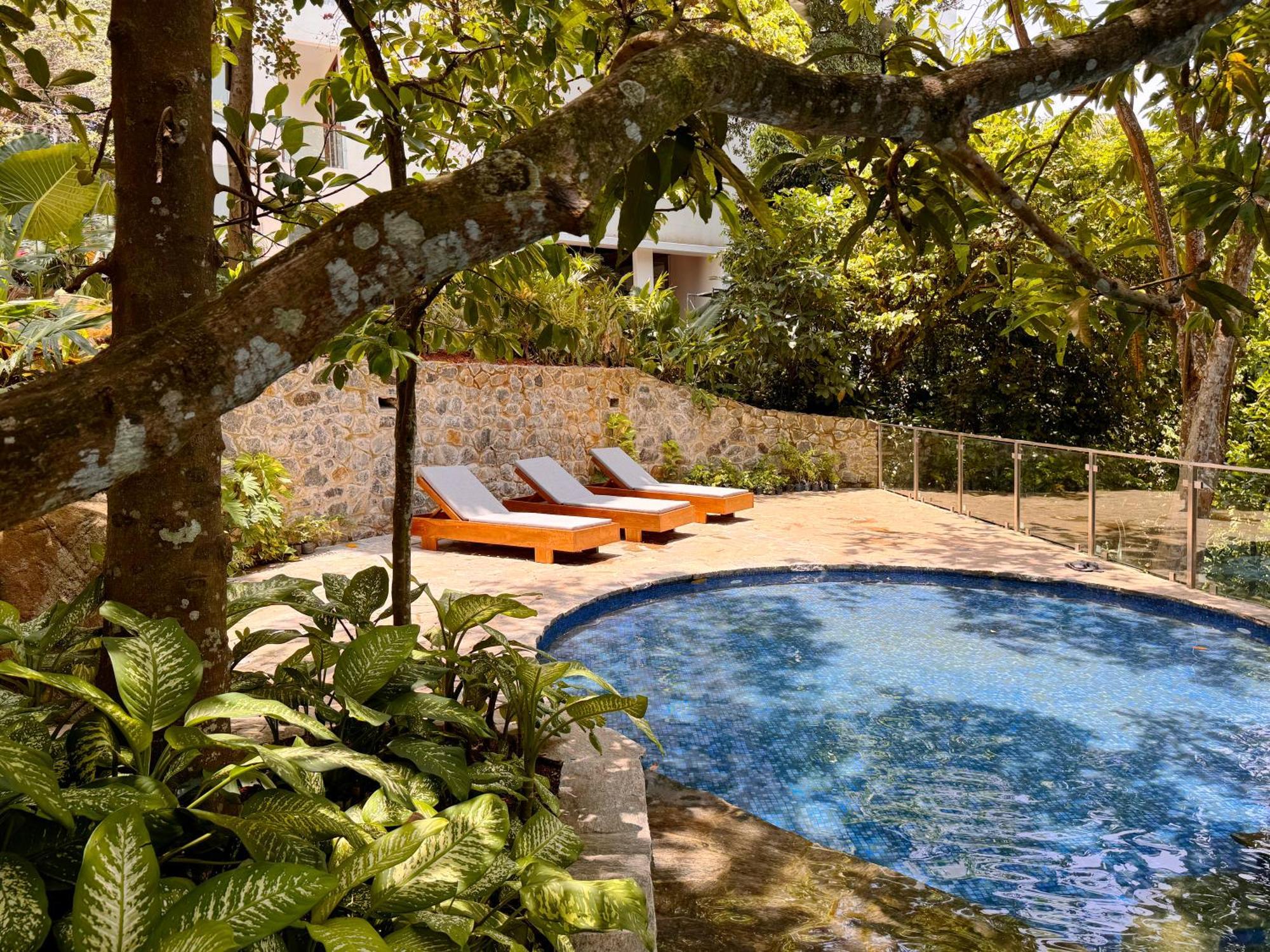 Hotel Coastline Boutique And 5*
