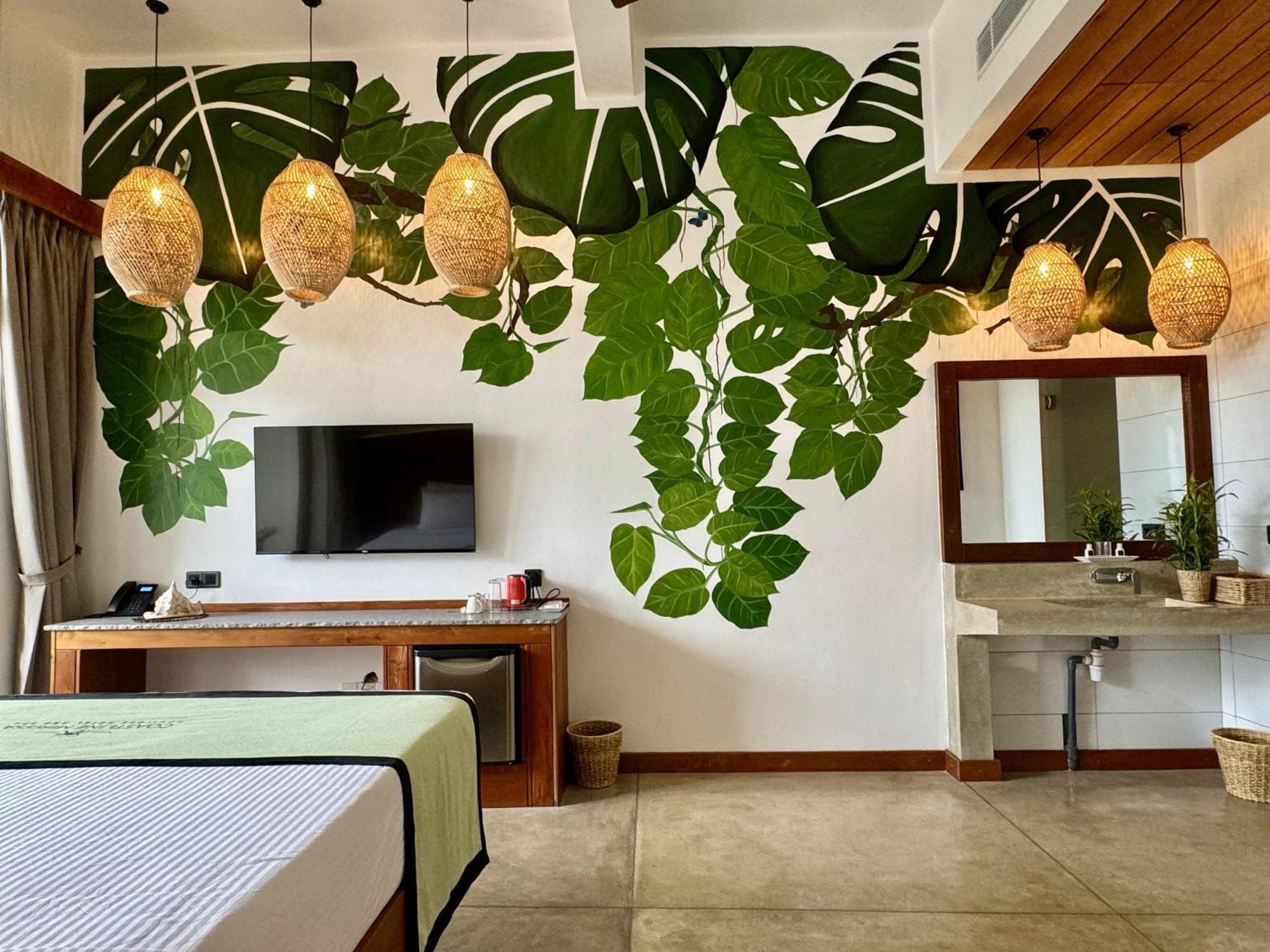 Hotel Coastline Boutique And 5*