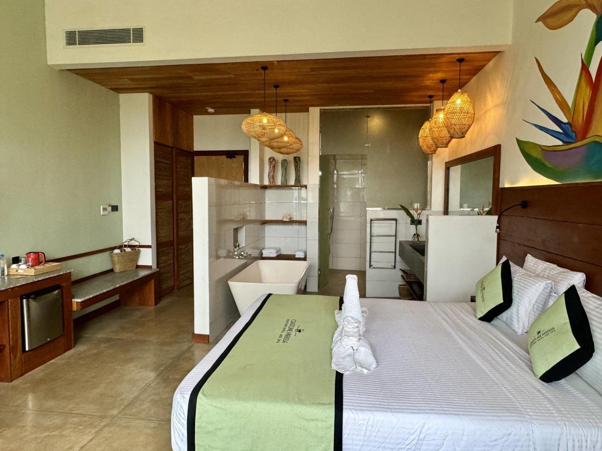 Coastline Boutique And 5*