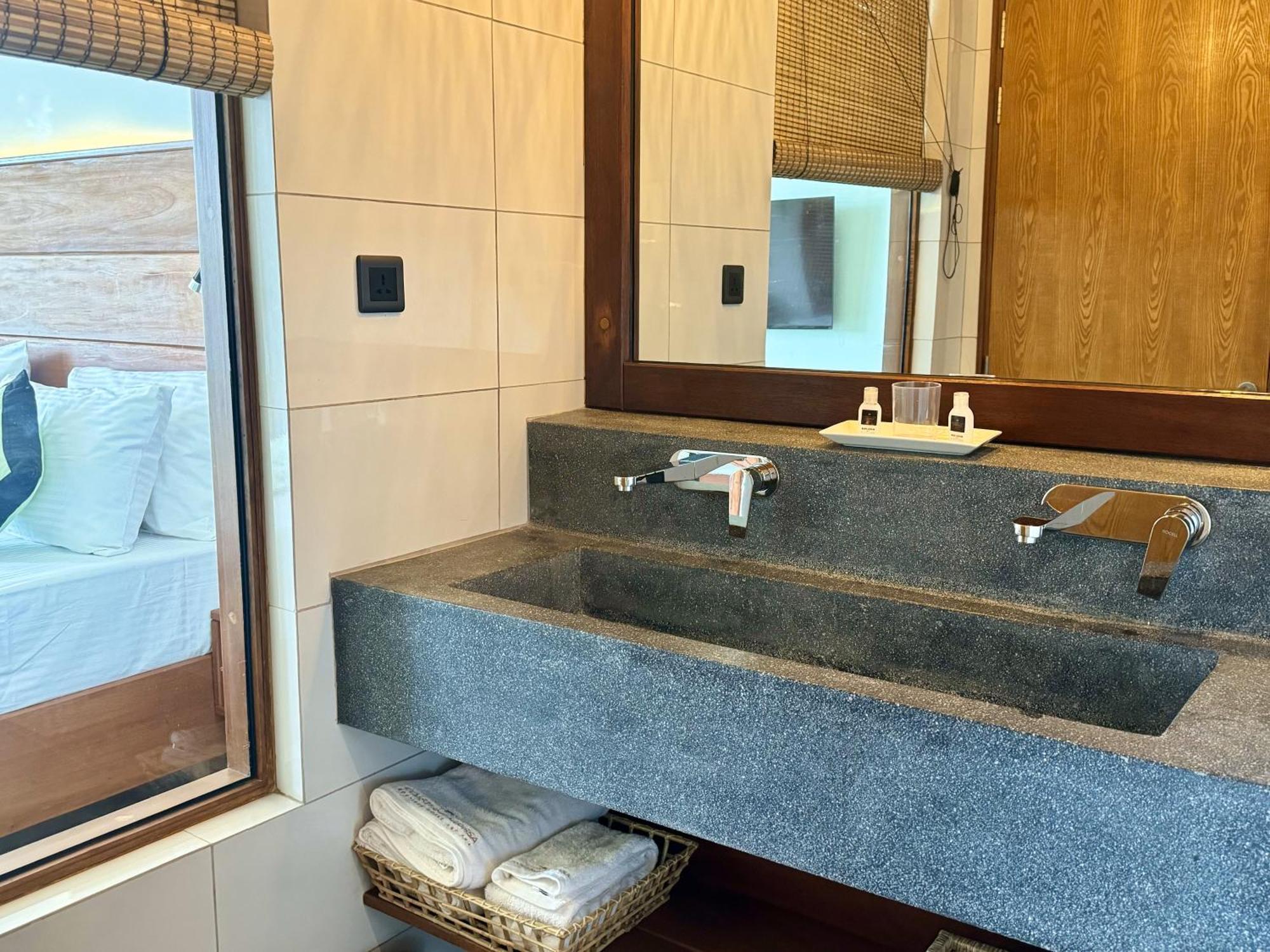 Coastline Boutique And Hotel 5*